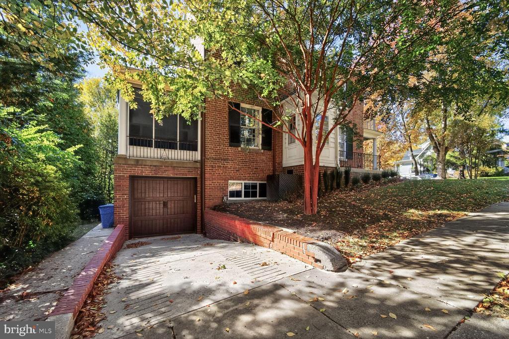 6709 Melville Pl, CHEVY CHASE