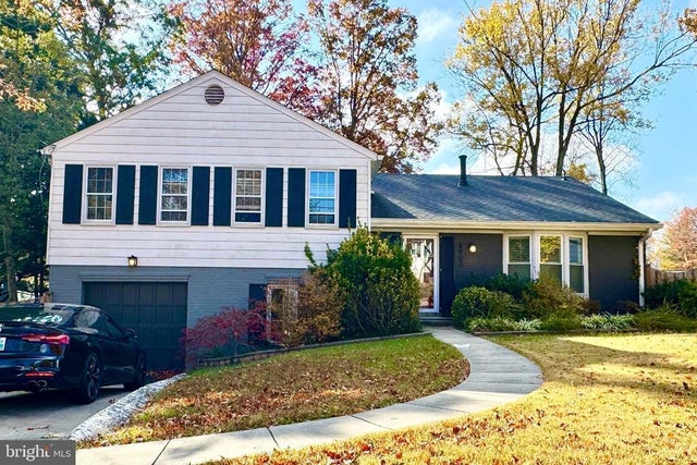 8802 Stonehaven Ct, Rockville