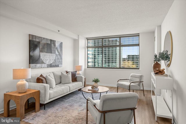 7111 Woodmont Ave #812, Bethesda