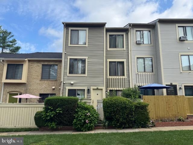 9416 Penshurst Ct, Gaithersburg