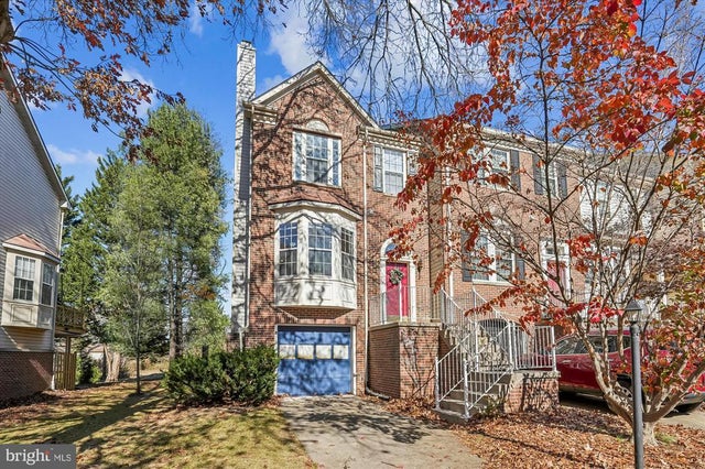 38 Beacon Hill Ct, Gaithersburg