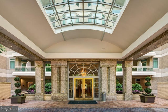 5630 Wisconsin Ave #903, Chevy Chase