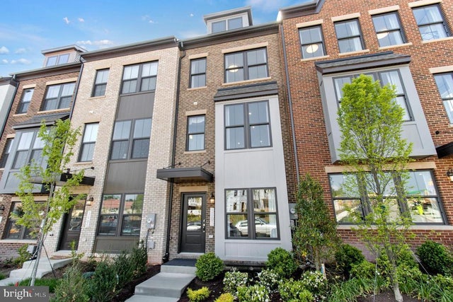 5937 Northwest Dr, Hyattsville