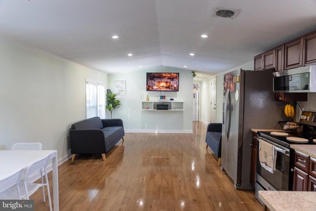 2000 Grovewood, Capitol Heights