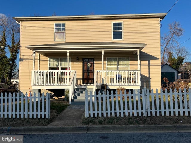 1505 Warren Ave, Landover