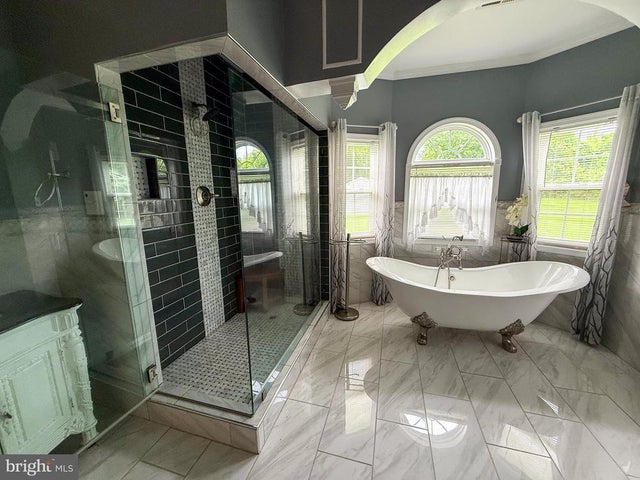 6422 Horseshoe Rd E, Clinton