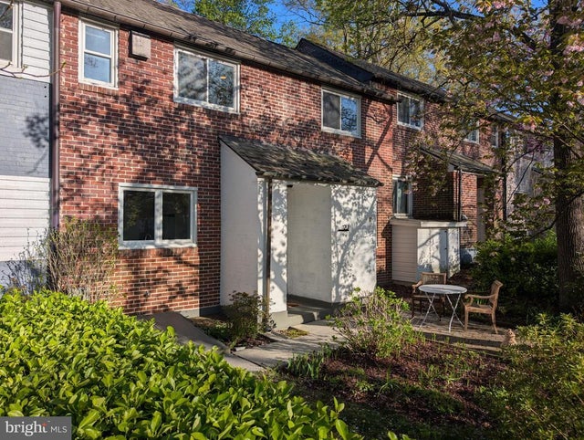 2-j Northway, Greenbelt