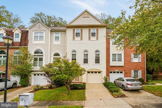 14026 Gullivers Trl, Bowie
