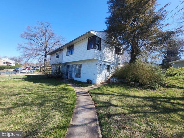 1911 Ray Leonard Rd, Landover