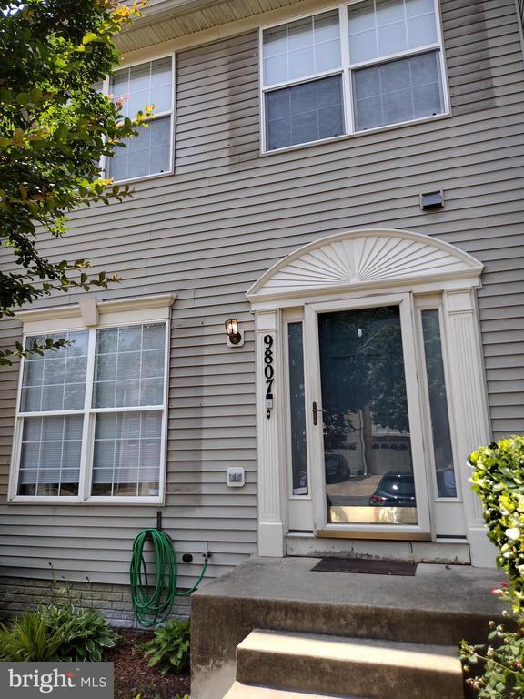 9807 Woodyard Cir, Upper Marlboro