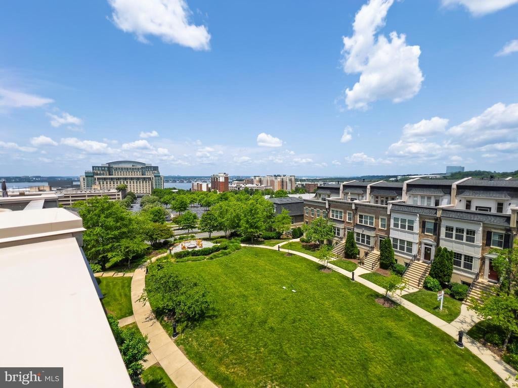 510 Overlook Park Dr #32, OXON HILL