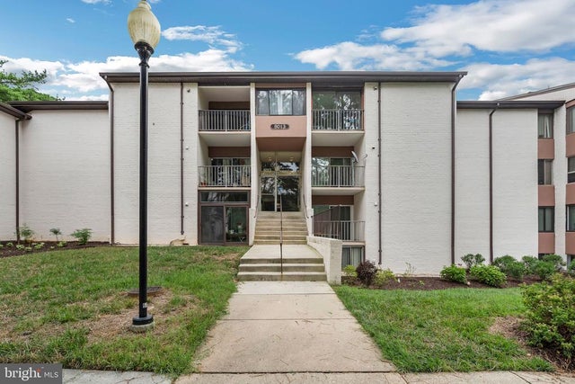 8013 Mandan Rd #532, Greenbelt