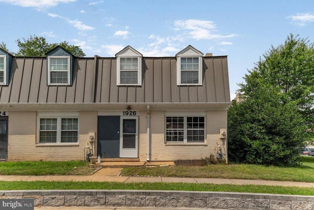 1926 Dutch Village Dr #t-229, Landover