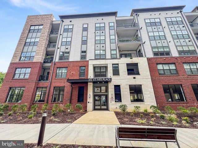 102 Saint Ives #204, National Harbor
