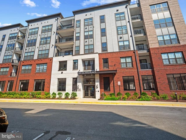 104 Saint Ives Pl #402, Oxon Hill