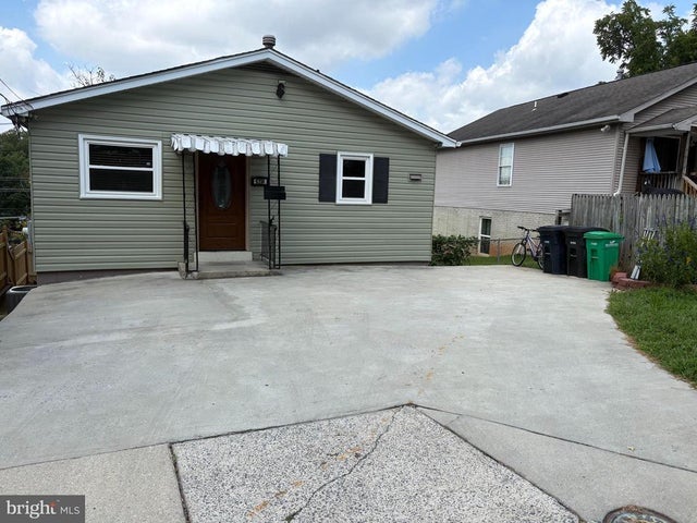 6334 57th Ave, Riverdale