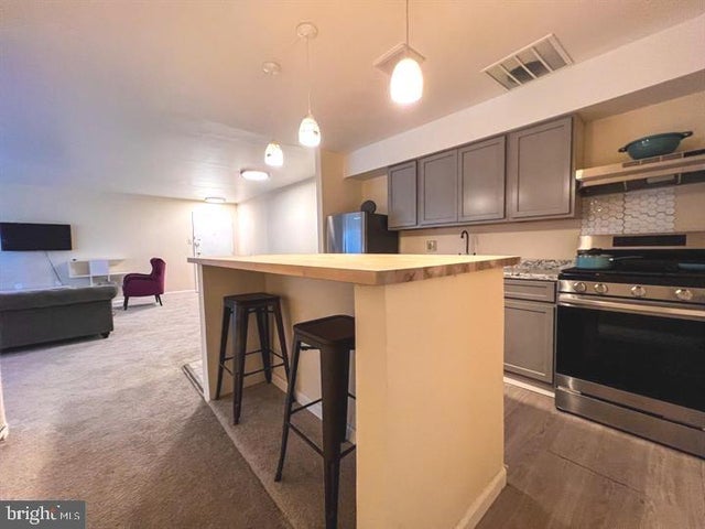 5217 Newton St #102, Bladensburg