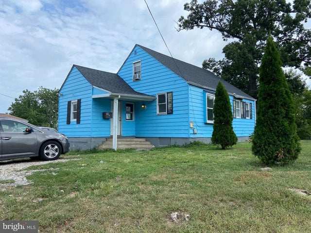 5811 63rd Ave, Riverdale