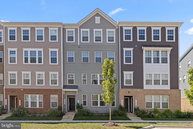 10535 John Glenn St, Lanham