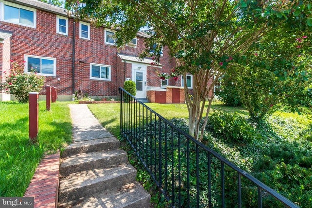 56-e Crescent Rd, Greenbelt