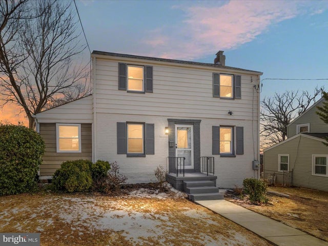 2817 63rd Pl, Landover