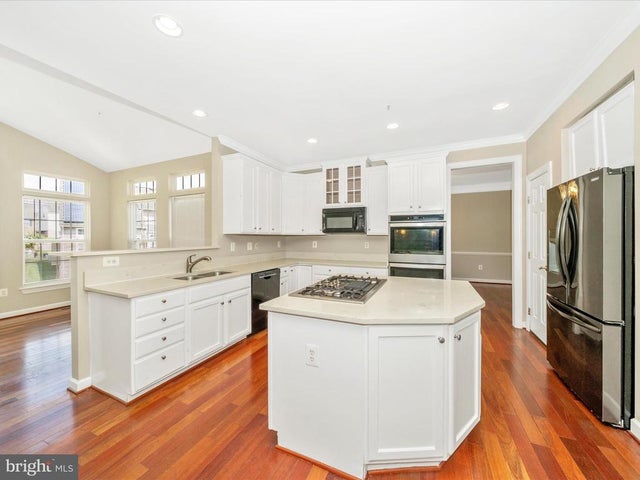 2307 Nicol Cir, Bowie