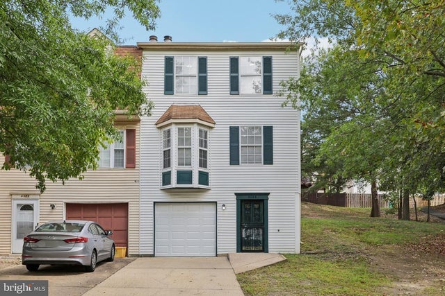 4084 Silver Park Ter, Suitland