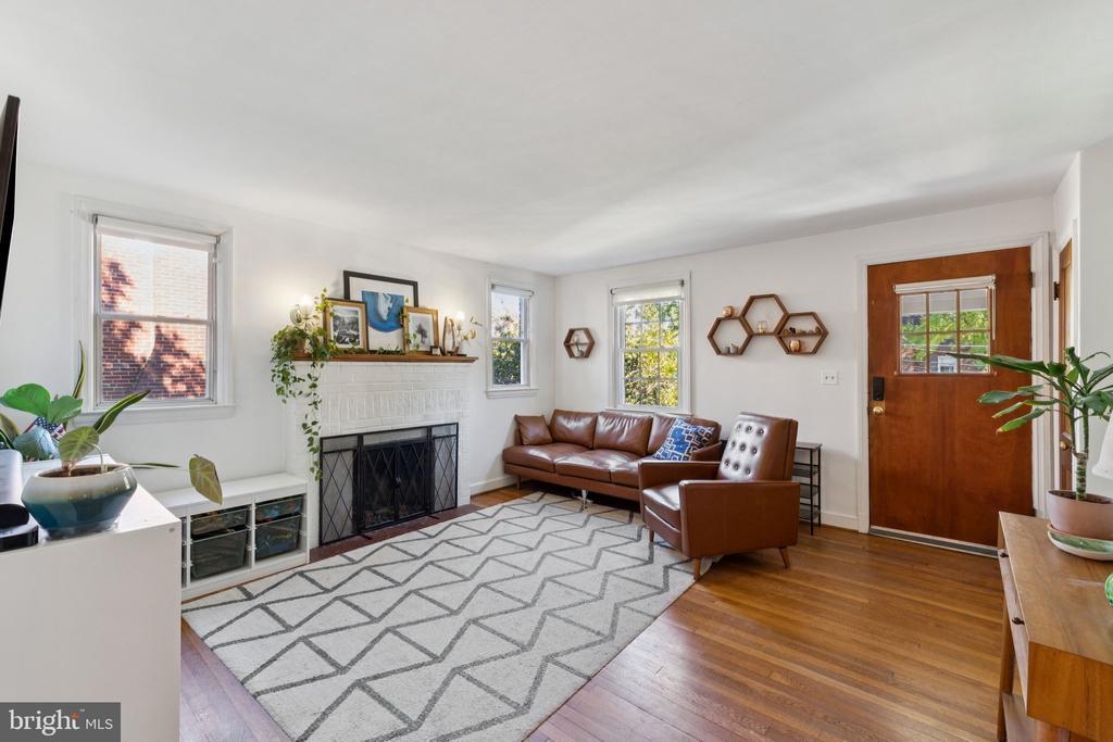 6104 43rd St, HYATTSVILLE