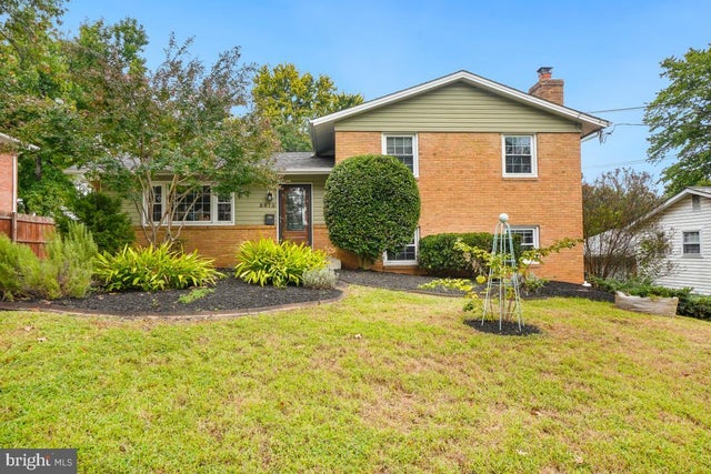 5812 Swarthmore Dr, College Park