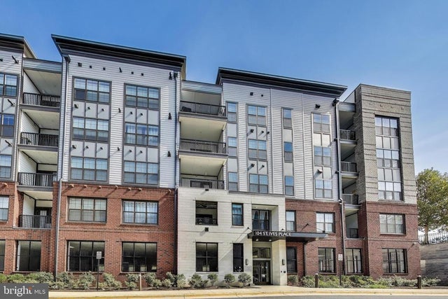 104 Saint Ives Pl #202, Oxon Hill