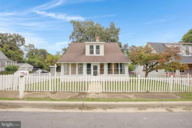 8711 Chestnut Ave, Bowie