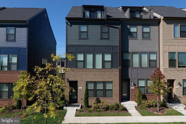 4837 Vista Green Ln, Lanham