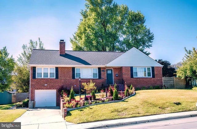 923 Ray Rd, Hyattsville