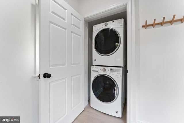 5014 Sheridan St, Riverdale