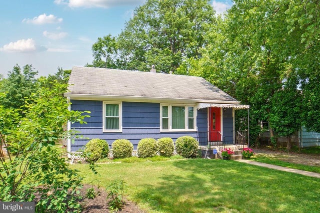 5014 Sheridan St, Riverdale