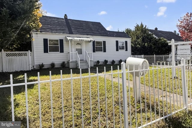 6705 Larkspur Rd, Suitland