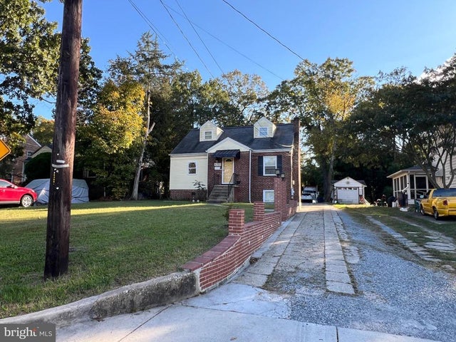 6203 Pontiac St, College Park