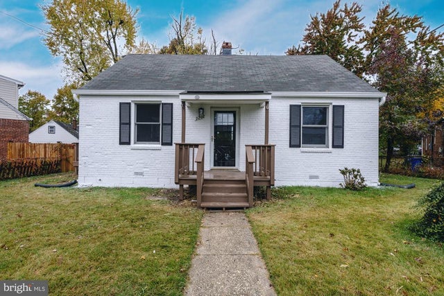 9202 51st Ave, College Park