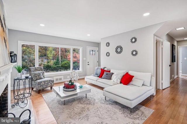 7110 Riverdale Rd, Lanham