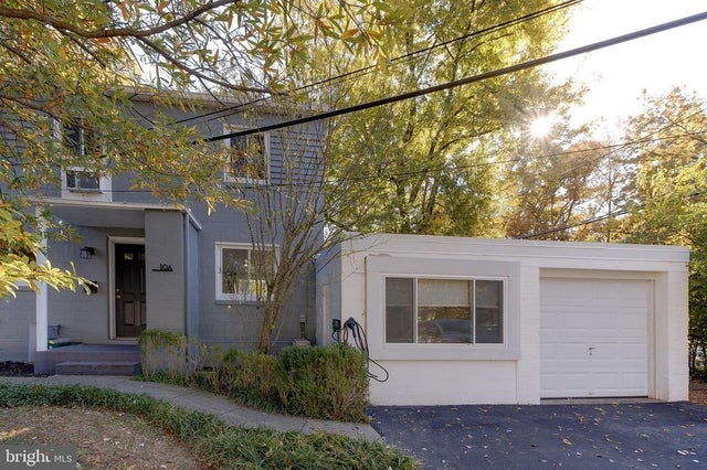 10-a Hillside Rd, Greenbelt