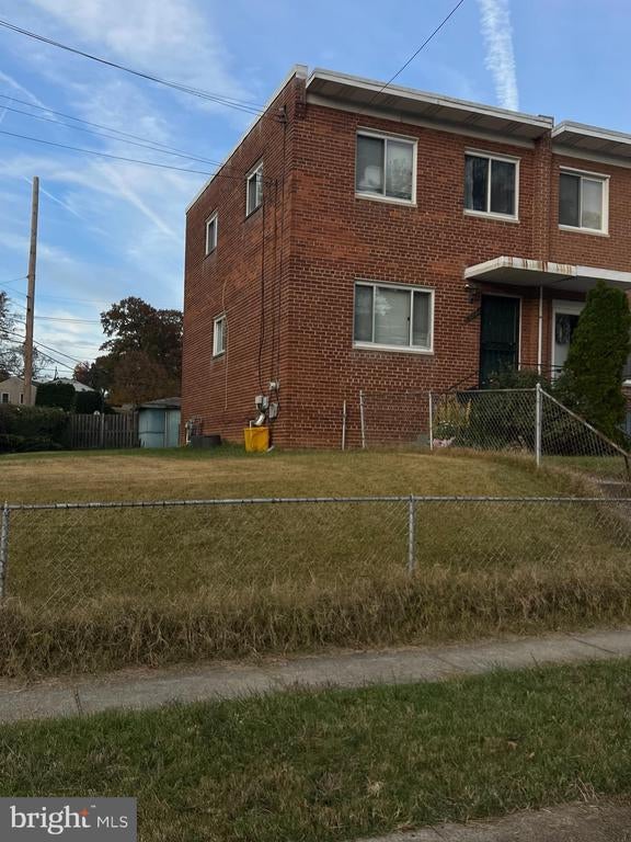 3500 Manorwood Dr, Hyattsville