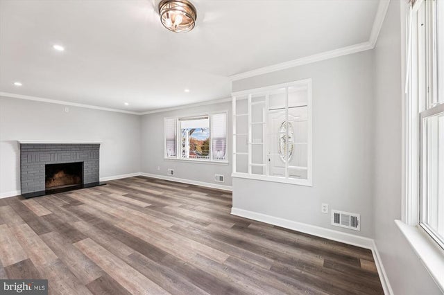 2016 Belfast Dr, Fort Washington