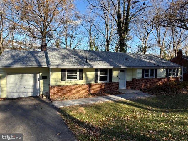 26 Lakeside Rd, Greenbelt