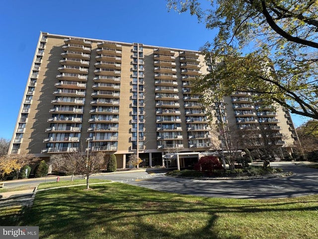 6100 Westchester Park Dr #915, College Park