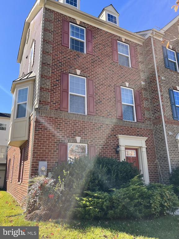 5428 Stream Bank Ln, Greenbelt