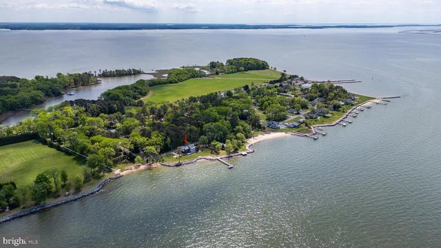 102 Chesapeake Bay Dr, Stevensville