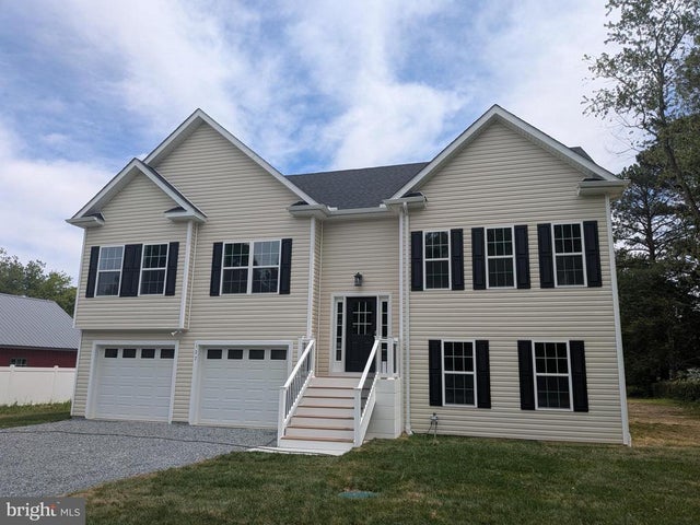 127 Long Point Rd, Stevensville