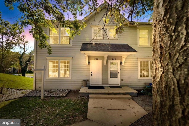 202 Ridgeview Ct, Centreville