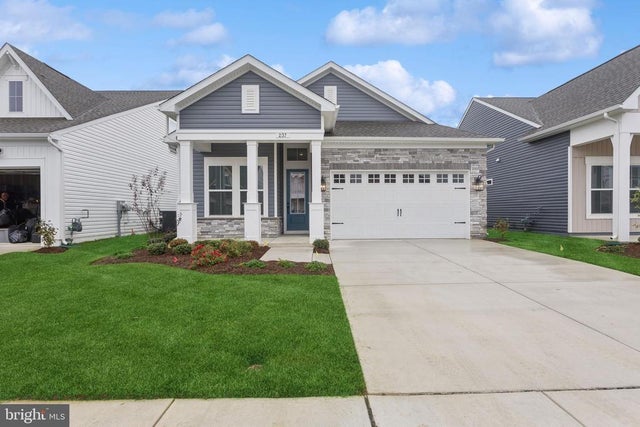 815 Warbler Way, Chester