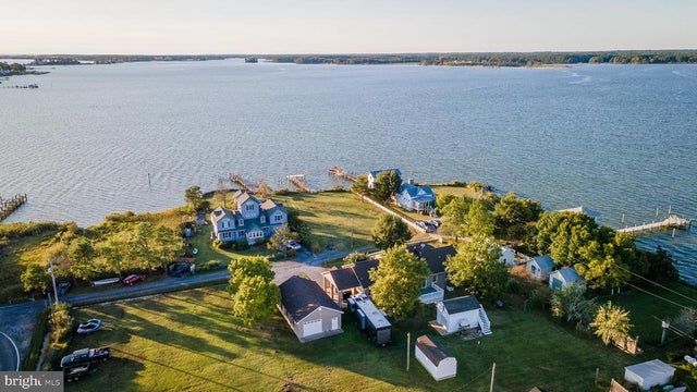 16460 Sayre Point Ln, Piney Point